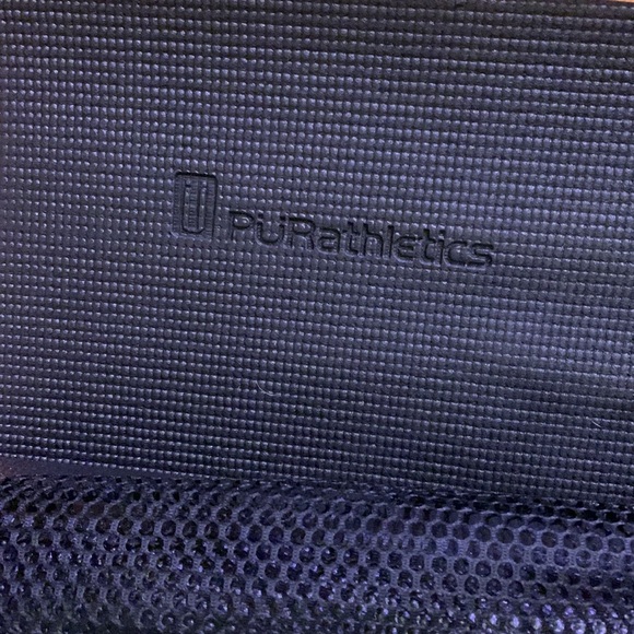 Yoga Mat in Mesh Carrying Bag - Picture 2 of 4